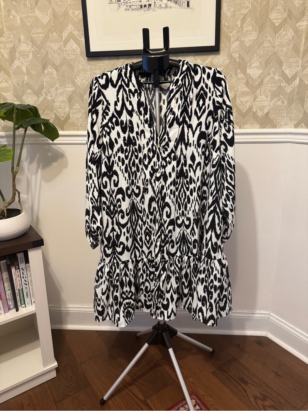 Black & White Long-Sleeve Printed V-Neck Tiered Dress